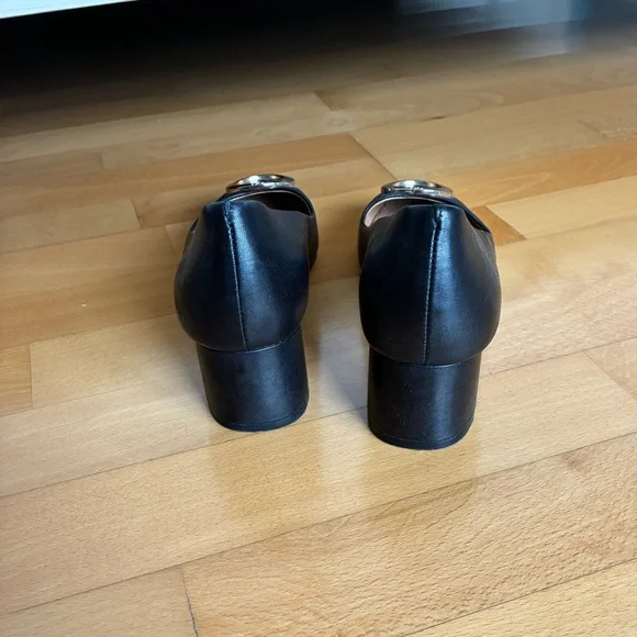 Tory Burch Caterina Pump Black Nappa Leather Heels with Gold Hardware Accent - Picture 5 of 9